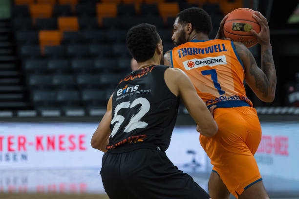 队创造机会 队创造机会